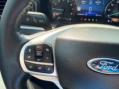 Certified 2023 Ford Explorer XLT w/ Equipment Group 202A AWD/4WD image 9