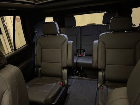 Used 2024 Chevrolet Tahoe Z71 w/ Luxury Package image 27