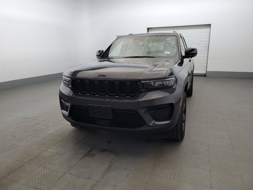 Used 2023 Jeep Grand Cherokee Altitude AWD/4WD image 15