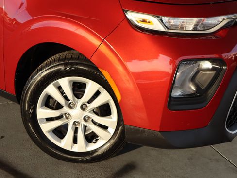 Used 2021 Kia Soul LX image 4