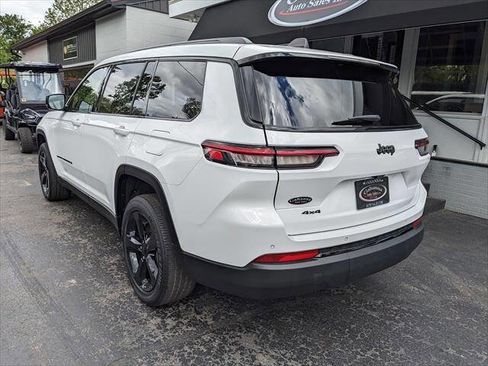 Used 2023 Jeep Grand Cherokee L Laredo AWD/4WD image 3