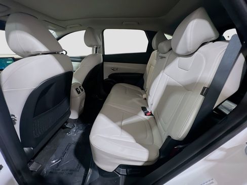 Used 2025 Hyundai Tucson SEL AWD/4WD image 18