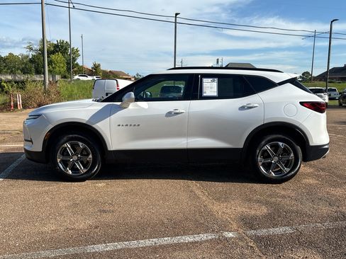 Used 2024 Chevrolet Blazer LT w/ Convenience Package FWD image 6