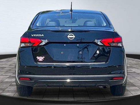 Used 2023 Nissan Versa S FWD image 4