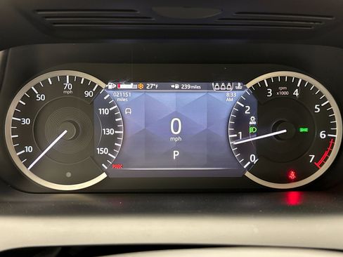 Used 2023 Land Rover Discovery Sport SE image 13