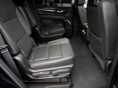 Used 2021 GMC Yukon Denali w/ Denali Premium Package image 18