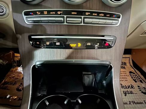 Used 2022 Mercedes-Benz GLC 300 4MATIC image 16