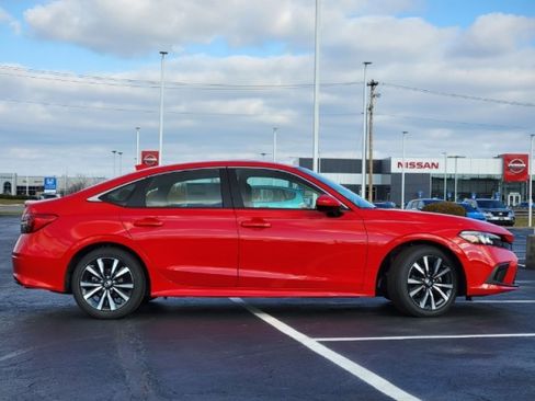 Used 2024 Honda Civic EX image 10