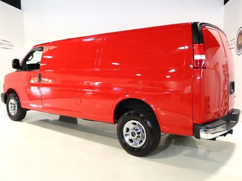Used 2023 GMC Savana 3500 Extended w/ Driver Convenience Package RWD image 3