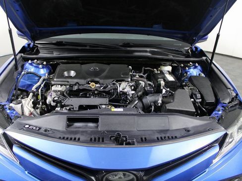 Used 2019 Toyota Camry LE image 9