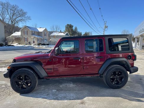 Used 2022 Jeep Wrangler Unlimited Sport image 2