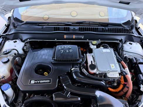 Used 2018 Ford Fusion SE w/ Equipment Group 602A FWD image 40