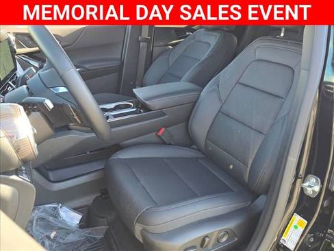 New 2026 Chevrolet Equinox LT w/ Convenience Package II FWD image 17