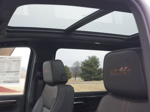 New 2026 Chevrolet Suburban High Country w/ Sun And Tow Package image 27