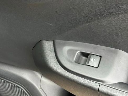 Certified 2025 Hyundai Venue SEL FWD image 16