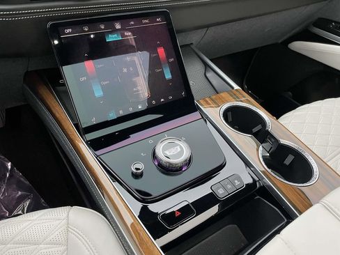 Certified 2025 Cadillac Escalade ESV Sport Platinum image 25