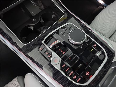 New 2026 BMW X5 xDrive50e w/ M Sport Package image 25