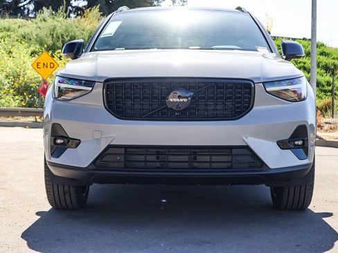 New 2026 Volvo XC40 B5 Ultra w/ Climate Package image 2