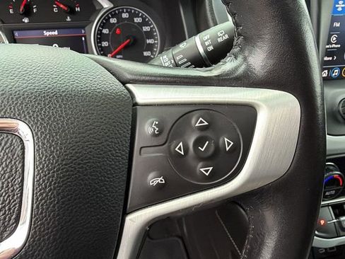 Used 2021 GMC Acadia SLT w/ Preferred Package image 27