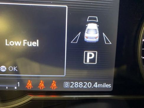 Used 2024 Nissan Versa SR image 6