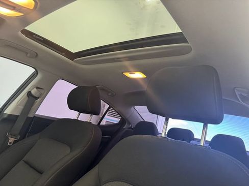 Used 2018 Hyundai Elantra Value Edition FWD image 5