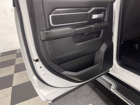 Used 2024 RAM 3500 Big Horn image 15