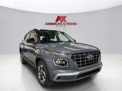 Used 2024 Hyundai Venue Limited FWD image 9