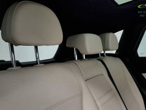 Used 2025 Mercedes-Benz GLC 350e 4MATIC image 41