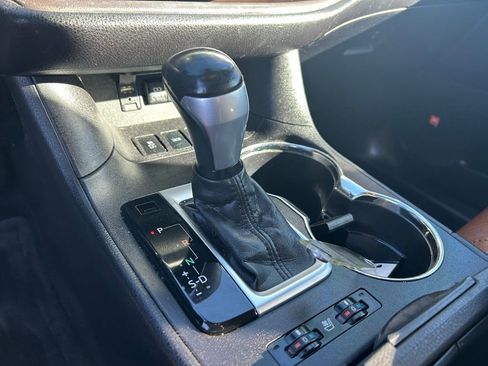 Used 2017 Toyota Highlander Limited image 27