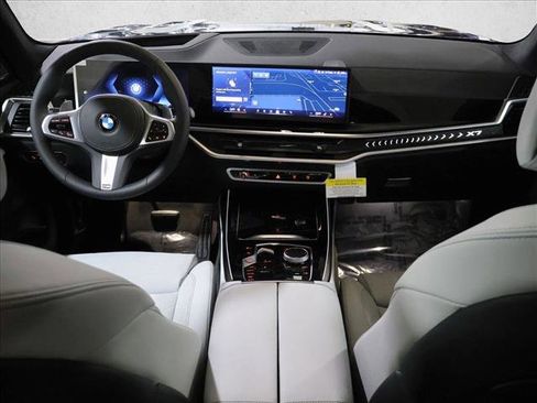 New 2026 BMW X7 xDrive40i w/ M Sport Package AWD/4WD image 16