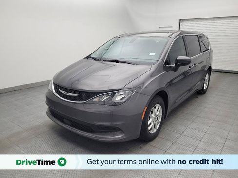 Used 2021 Chrysler Voyager LX FWD image 1