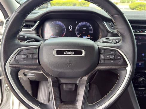 Used 2021 Jeep Grand Cherokee L Limited AWD/4WD image 19