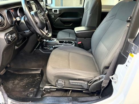Used 2019 Jeep Wrangler Sport image 14