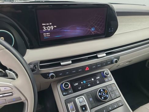 Used 2024 Hyundai Palisade Calligraphy image 18