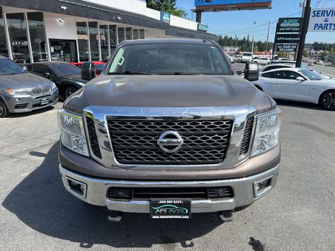 Used 2017 Nissan Titan SV image 8