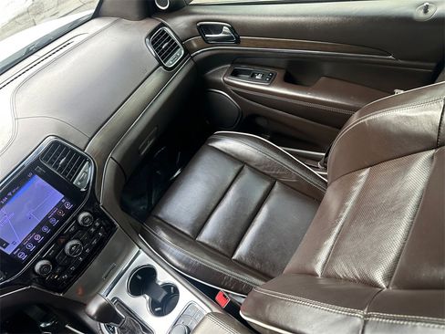 Used 2019 Jeep Grand Cherokee Overland image 29