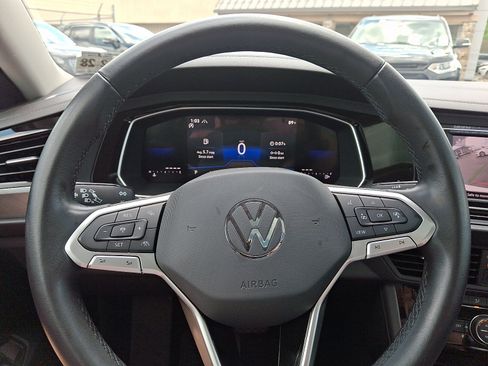 Certified 2024 Volkswagen Jetta SE FWD image 19