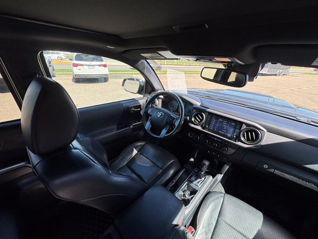 Used 2019 Toyota Tacoma SR5 AWD/4WD image 24