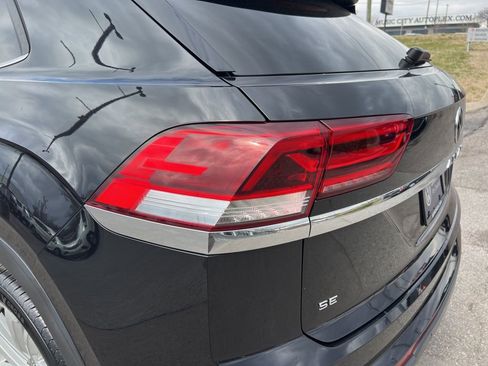 Used 2022 Volkswagen Atlas Cross Sport SE image 13
