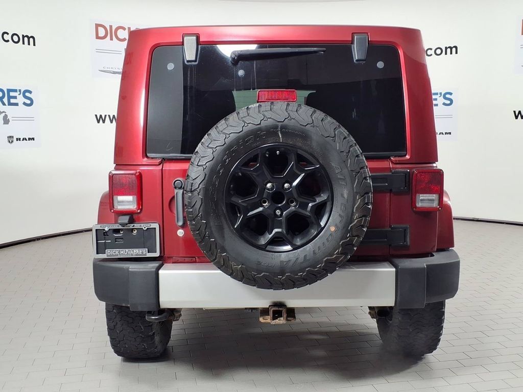 Used 2012 Jeep Wrangler Unlimited Sahara w/ Trailer Tow Group AWD/4WD image 5