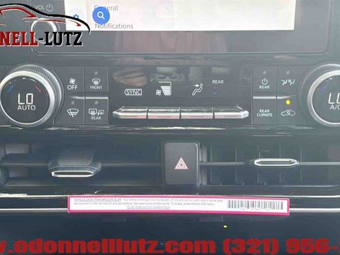 Used 2024 Toyota Highlander XLE FWD image 26