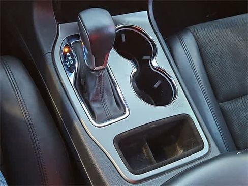 Used 2019 Jeep Grand Cherokee Altitude image 31