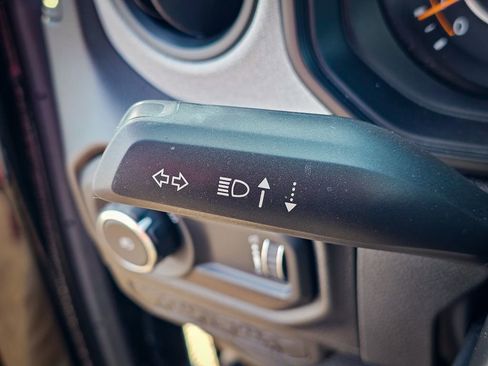 Certified 2025 Jeep Wrangler Sport S image 15