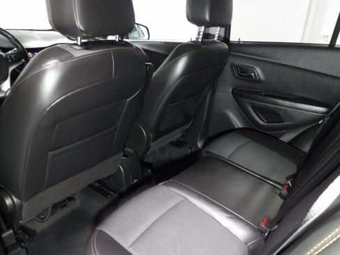 Used 2021 Chevrolet Trax LT w/ Driver Confidence Package image 10