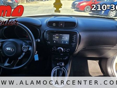 Used 2018 Kia Soul + FWD image 16