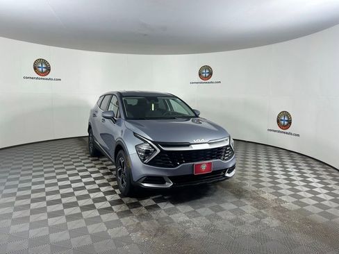 Used 2025 Kia Sportage LX image 18