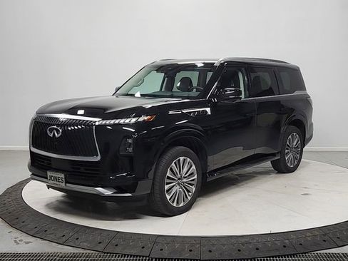 Used 2025 INFINITI QX80 Sensory AWD/4WD image 3