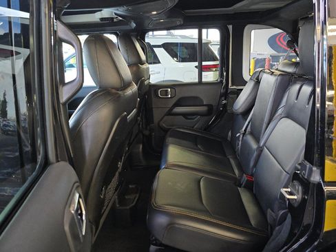 Used 2024 Jeep Wrangler Unlimited Sahara w/ Technology Group image 10