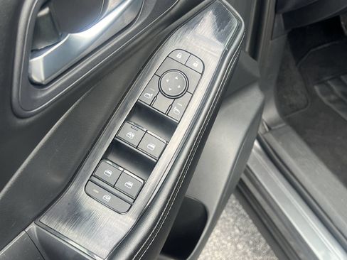 Certified 2025 Nissan Rogue SV AWD/4WD image 16