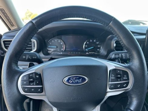 Used 2021 Ford Explorer Limited w/ Equipment Group 301A image 7